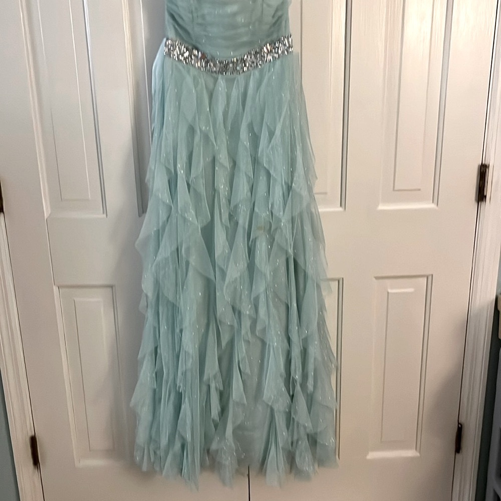 PRICE DROP!🌸 Mint Green Prom dress by (Nights by teeze me), Size 3 in Juniors. - Picture 4 of 9